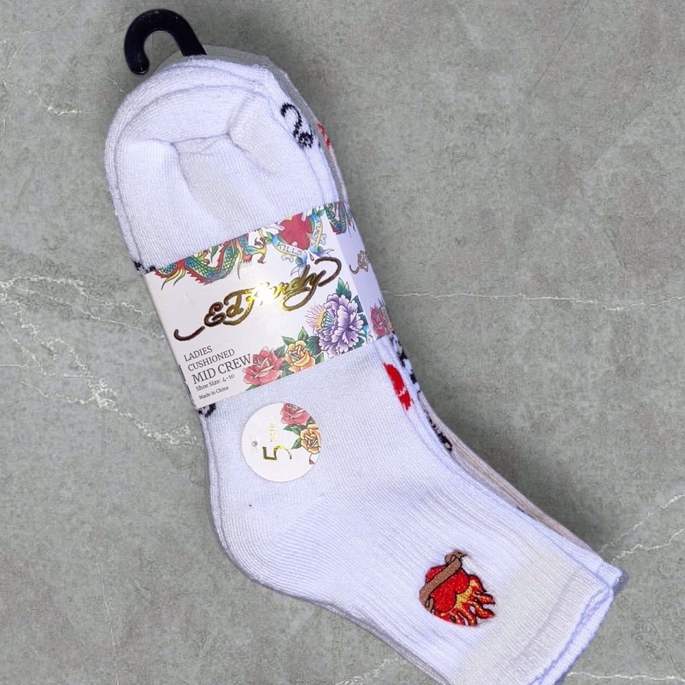 Ed Hardy Womens Crew Socks 5 prs. NEW